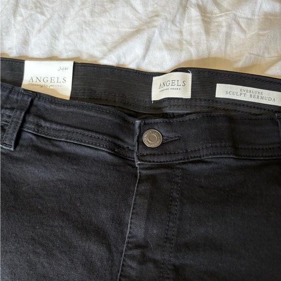 Angels Forever NWT black plus size 24W stretch Bermuda shorts - Picture 13 of 14